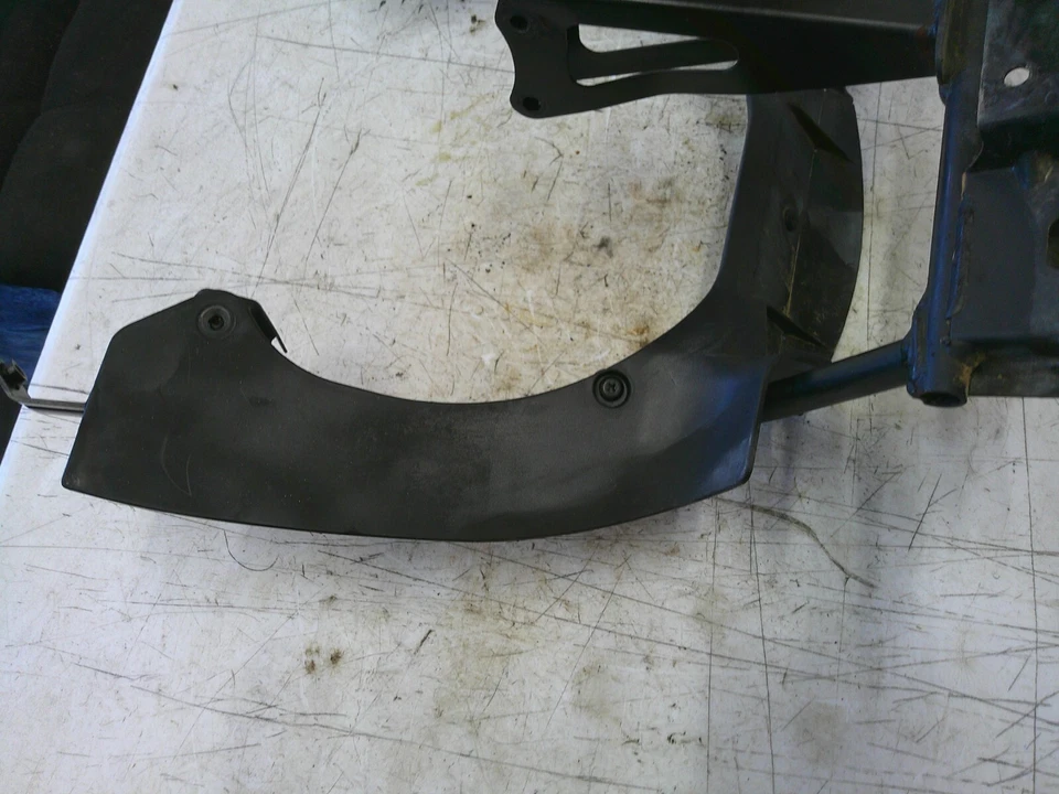 Kawasaki ZR7 ZR750 1999-2004 faro delantero carenado soporte montaje Foto 3 de 4