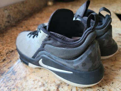 Nike LeBron Witness II Men's Basketball Shoes Size 10 Black Gray