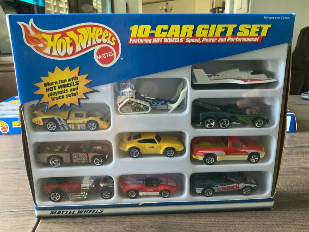 NEW HOT WHEELS CARS!! Hotwheels Track Stars Toy Collection in Toys R Us 