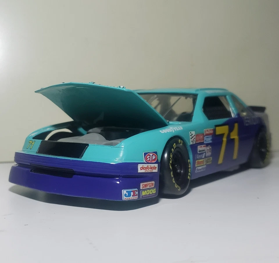 REVELL ESCALA 1/24 DIECAST NASCAR BUCSH NORTH #71 OSOS DE PELUCHE PISCINAS KEVIN LEPAGE Foto 4 de 4