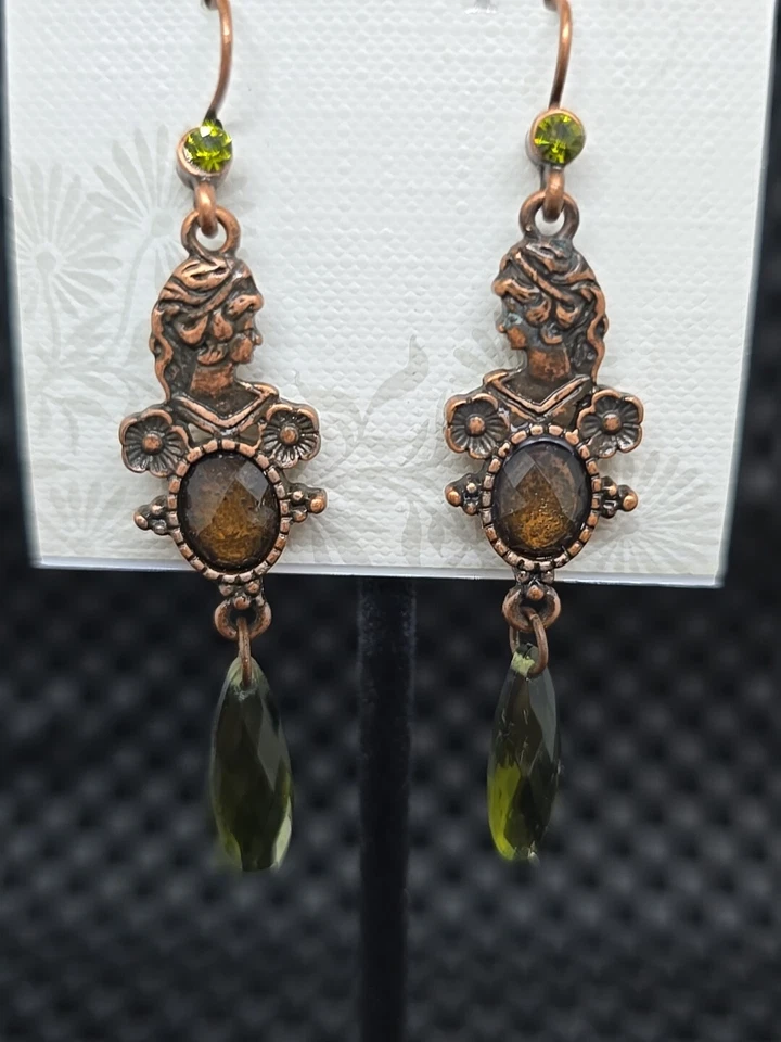 Pendientes marca boutique 1928 nuevos en tarjeta cobre verde piedra detalles estilo retro  Foto 2 de 4