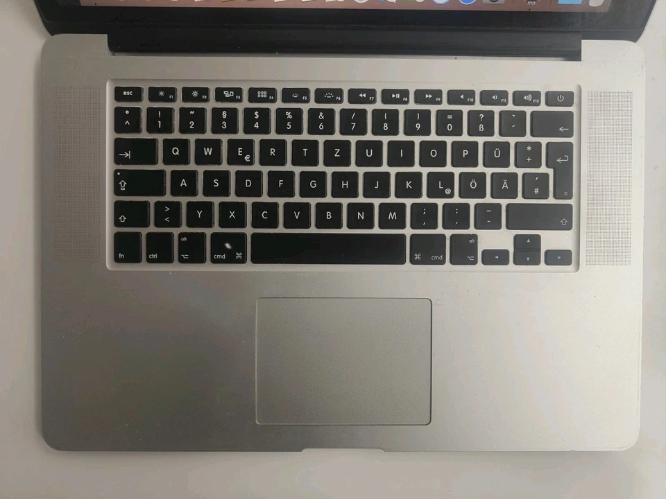 Apple MacBook Pro 15 Retina 2.5GHz i7 16GB RAM 512GB SSD 2015 R9 M370X 2GB ram - Bild 2 von 4