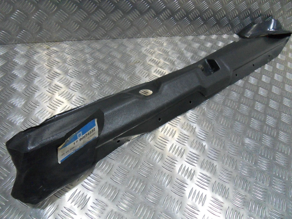 OEM Vauxhall Cavalier Mk2 Hatchback panel interior trasero moldura 1982 a 1988 Nuevo de Lote Antiguo - Imagen 2 de 4