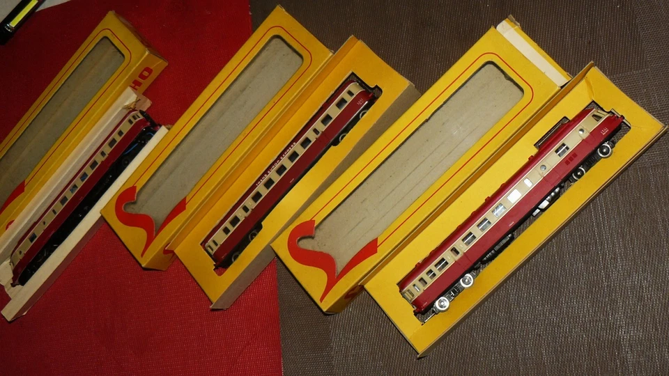 LIMA HO - Rame RGP de la S.N.C.F. - en B.O. - alim. 12v - loco équipée 3 rails - Photo 3/4