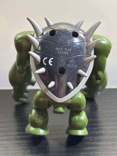 Ben 10 Humungousaur Ultimate Alien 4'' / Defender 6'' / Rath 5.5''Action Figures - Picture 10 of 11