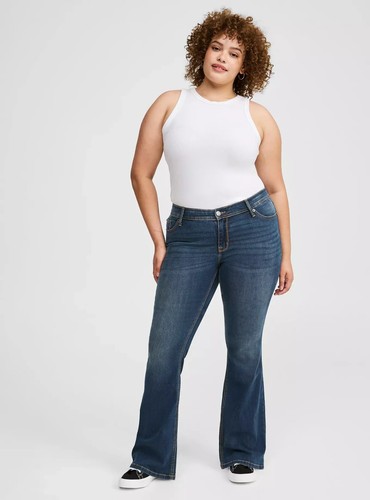 NWT TORRID LUXE SLIM BOOT JEANS SIZE 18 SHORT .. WOW!!!