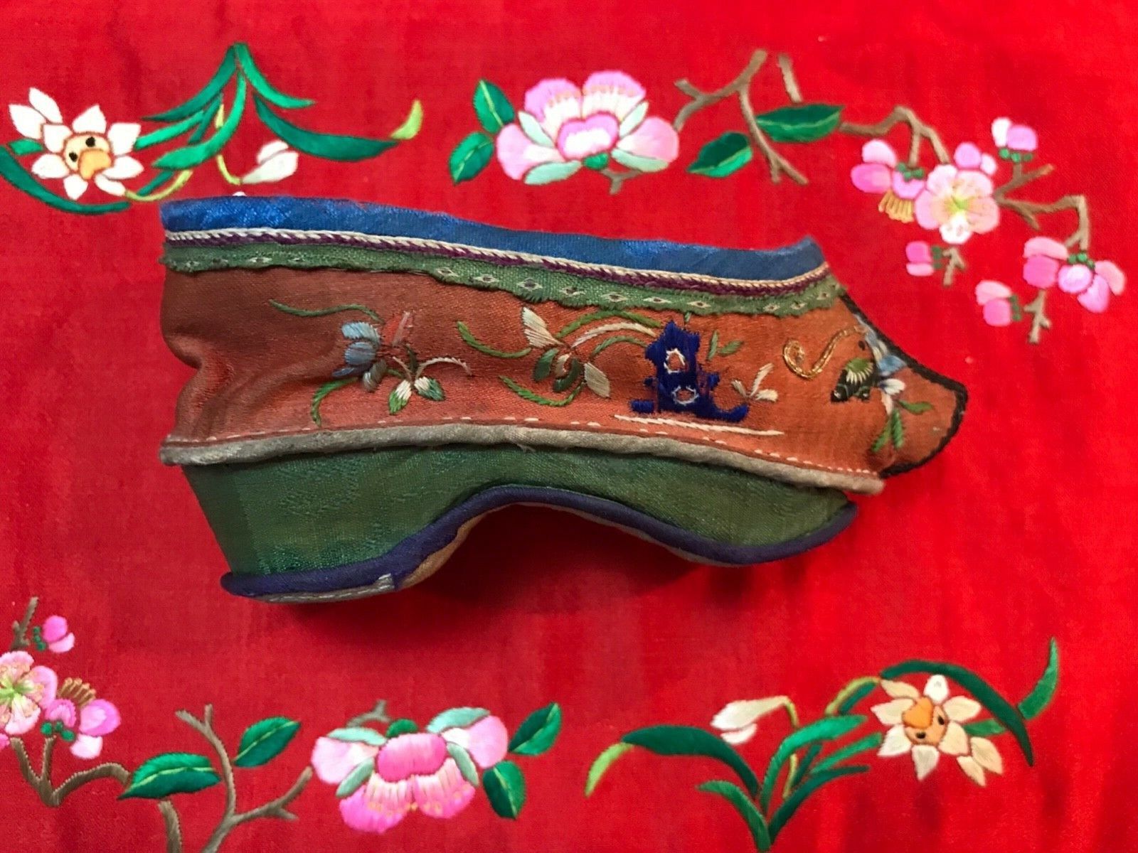Tiny Antique Chinese Single Lotus/Bound feet Shoe Rare Jiangsu Style Collector