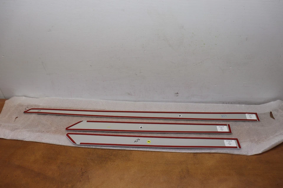 2014 2015 2016 Mitsubishi Outlander Sport Body Side Moulding ( 3 OF 4 ) - Image 4 of 4