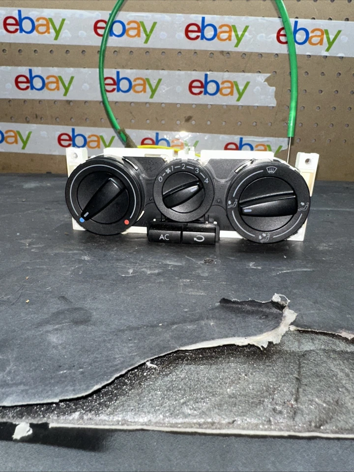 Volkswagen Jetta 2003 control de temperatura térmica de aire acondicionado Foto 2 de 4