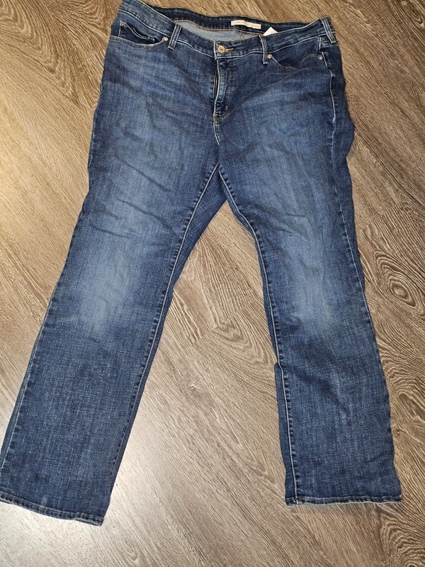 Levi's Jeans Women’s 20W  M  Blue Denim 415 Classic Red Tab  6June7_18