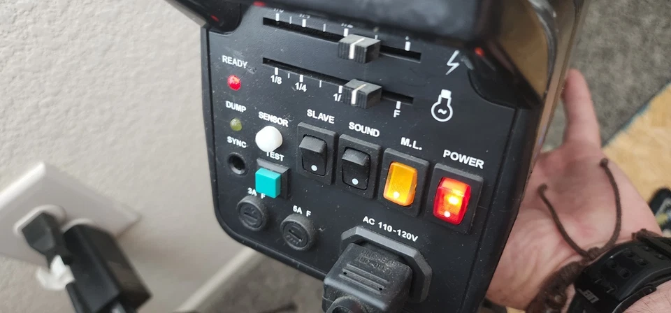 Excalibur SP-3200 Studio Light w/ Power Cord & Snoot TESTED - Image 3 of 3