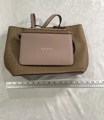 Cartera grande dorada con monograma Guess auténtica Y2K con bolsa a juego - Imagen 1 de 4