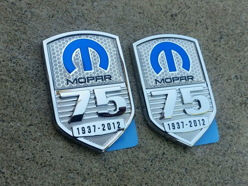JUEGO EMBLEMA GUARDABARROS ANIVERSARIO MOPAR 2012 75184693AA
