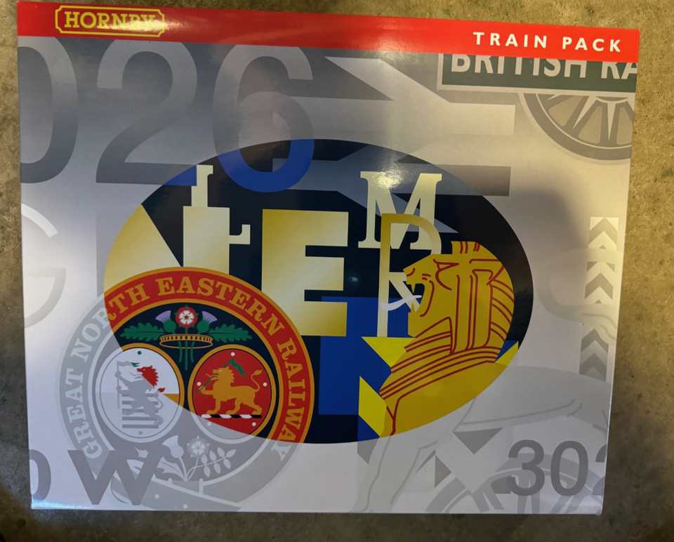 Hornby OO Gauge Great North Eastern Railway Pack Boxed R2796M IRISH