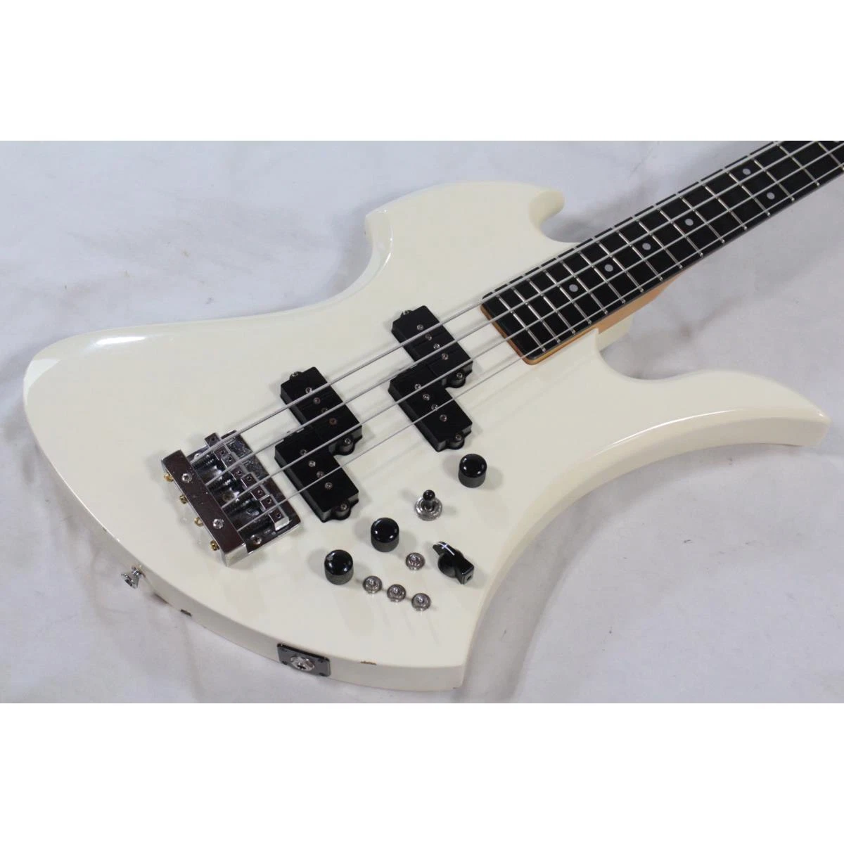 B.C.Rich NJ Mockingbird Bass