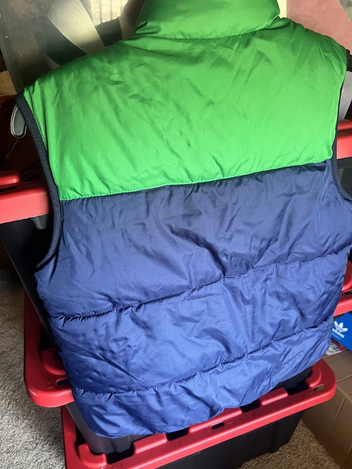 Old Navy Boy's Sleeveless Navy & Green Fleece Lined Zip Up Puffer Vest Size M  - Image 3 of 4