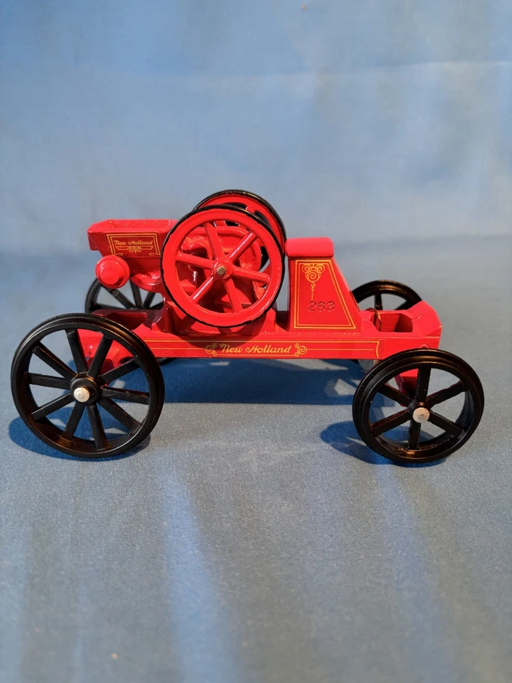 De colección Ertl Hierro Fundido New Holland Machine Co. 1982 Hit & Miss Réplica, Usado Foto 2 de 4