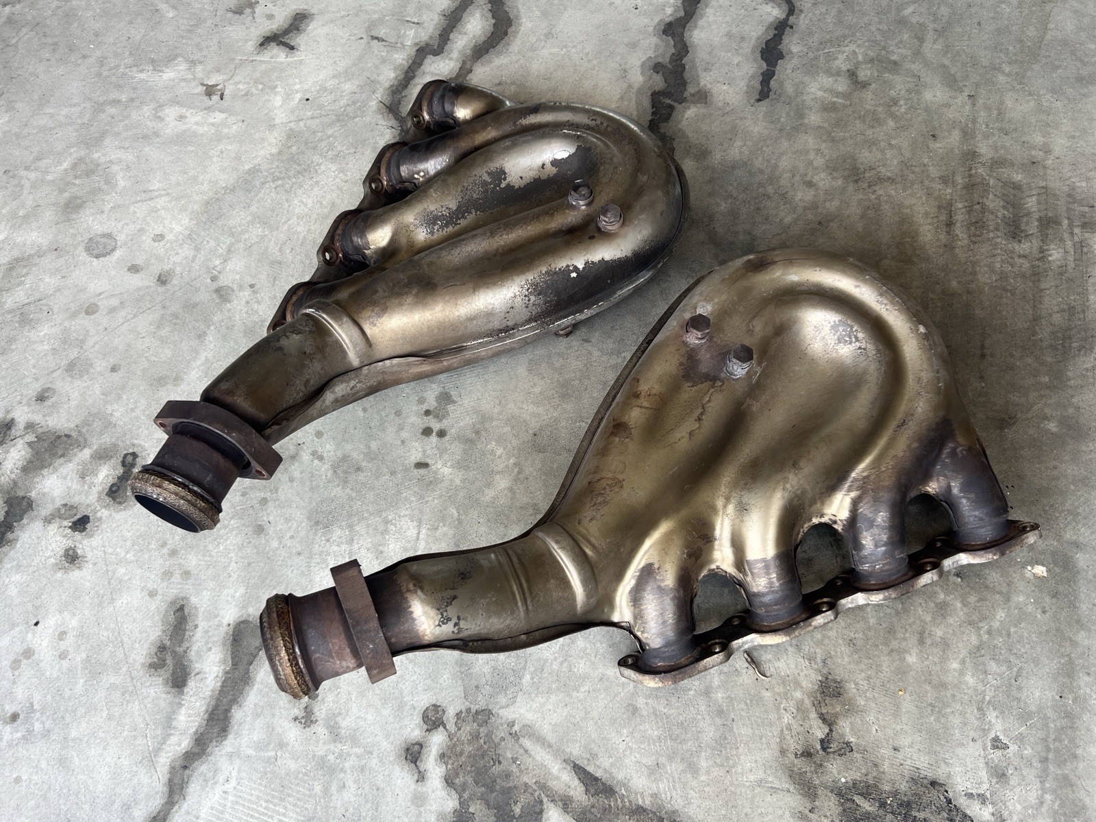 Ferrari 348 GTB Left Exhaust manifold P/N 136275