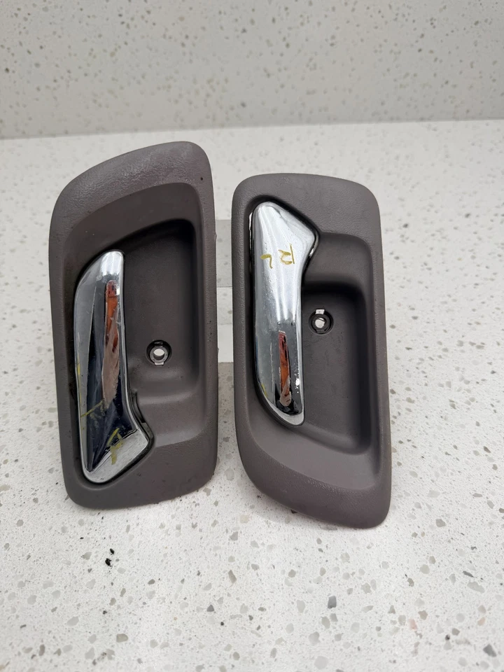 1998 - 2002 Honda ACCORD LX maçaneta da porta traseira interna esquerda e direita sedã fabricante de equipamento original - Imagem 3 de 4