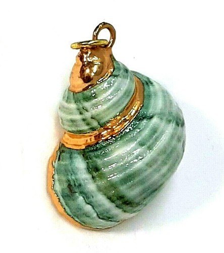 Jewelry Seashell Spiral Pendant Green and Gold Tone - Picture 2 of 3