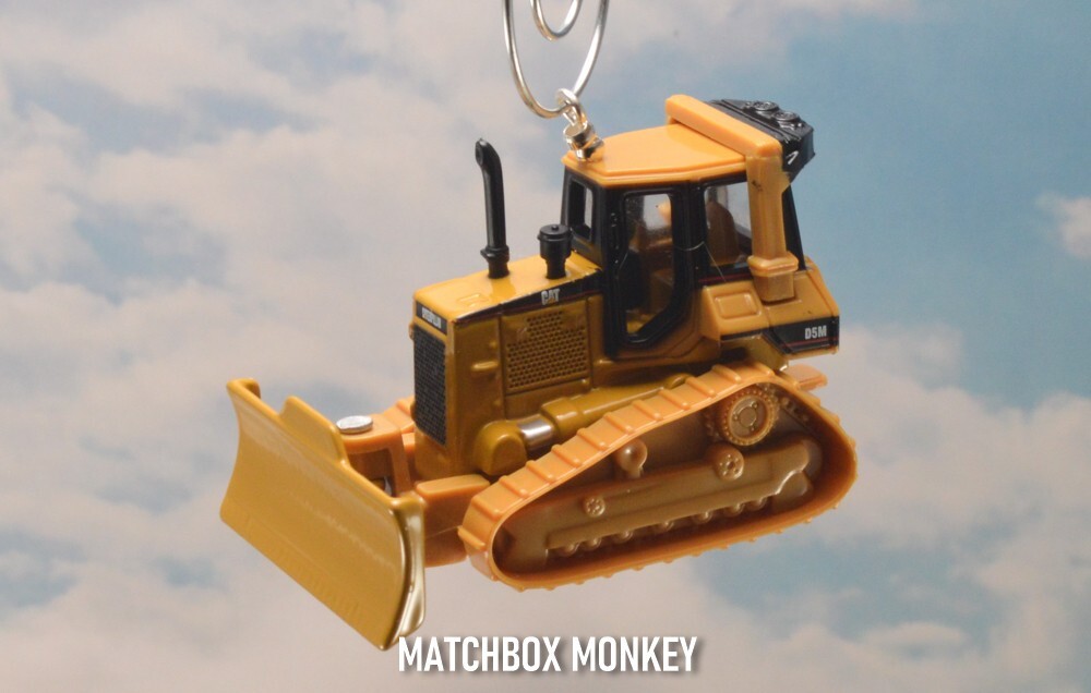 Caterpillar CAT Construction Equipment 1/87 Scale Christmas Tree