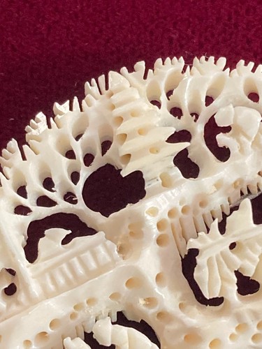 Vintage Carved Ornate Asian Scene Celluloid Cream Color Brooch Pin - Picture 4 of 13