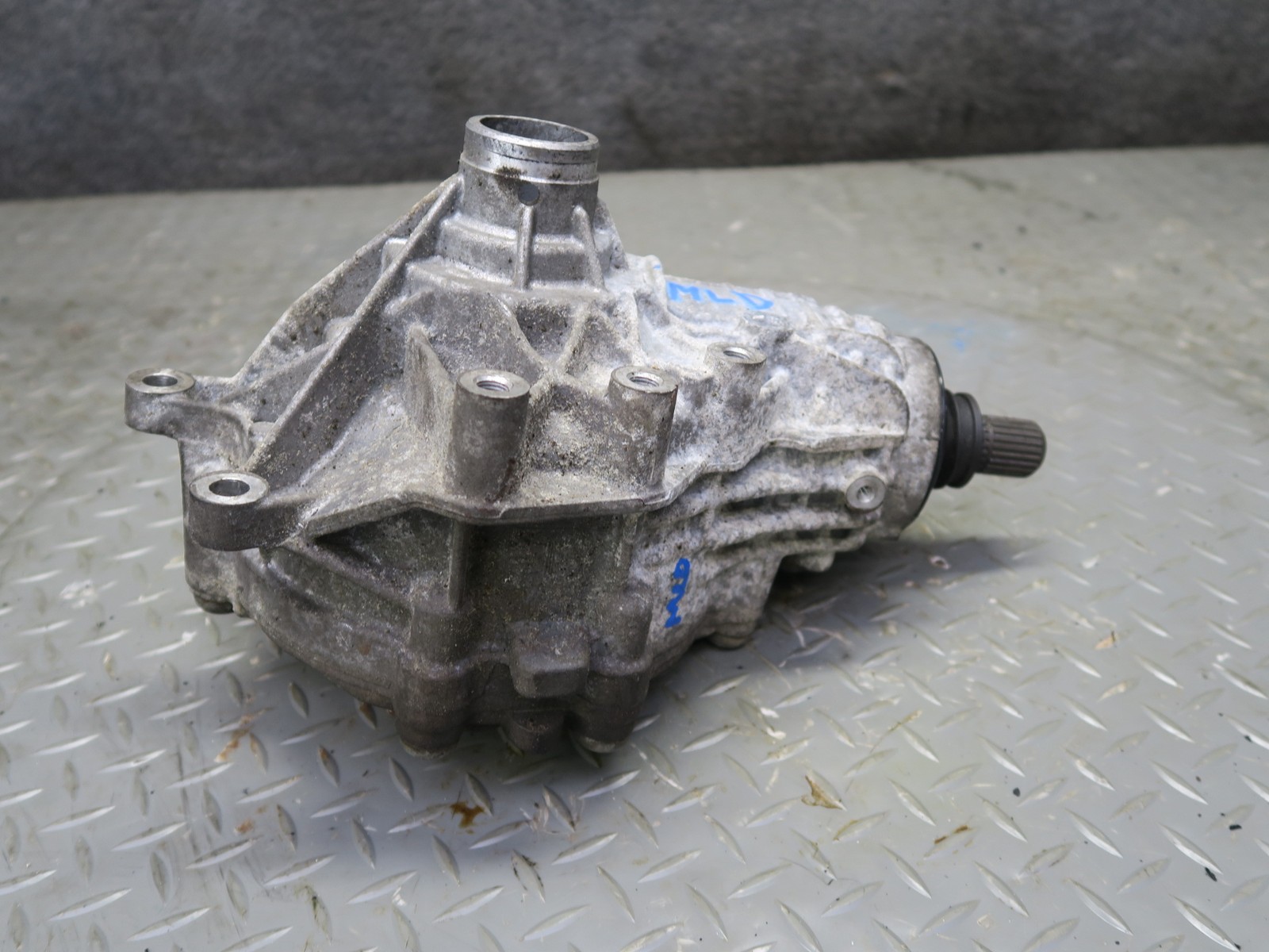 2017-2020 MASERATI LEVANTE M161 3.0L AWD FRONT DIFFERENTIAL CARRIER 6700321830