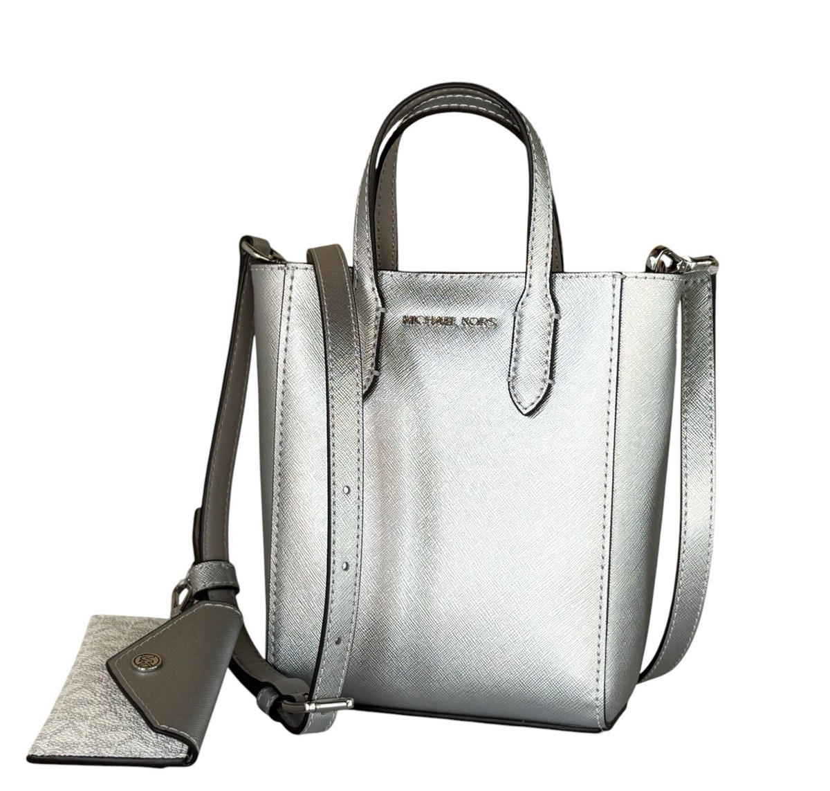 Wallet shoulder bag／silver Chanel Silver Patent Leather Boy Wallet On Chain Shoulder