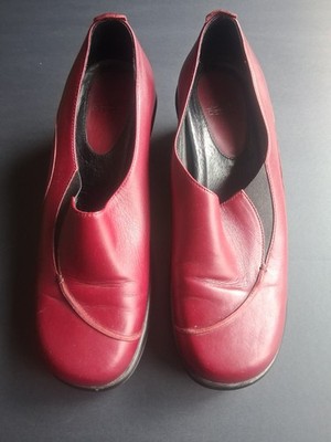 Dansko Women s Burgandy/Black Leather Slip-On Wedge  Pump, Comfort Round Toe 7.5