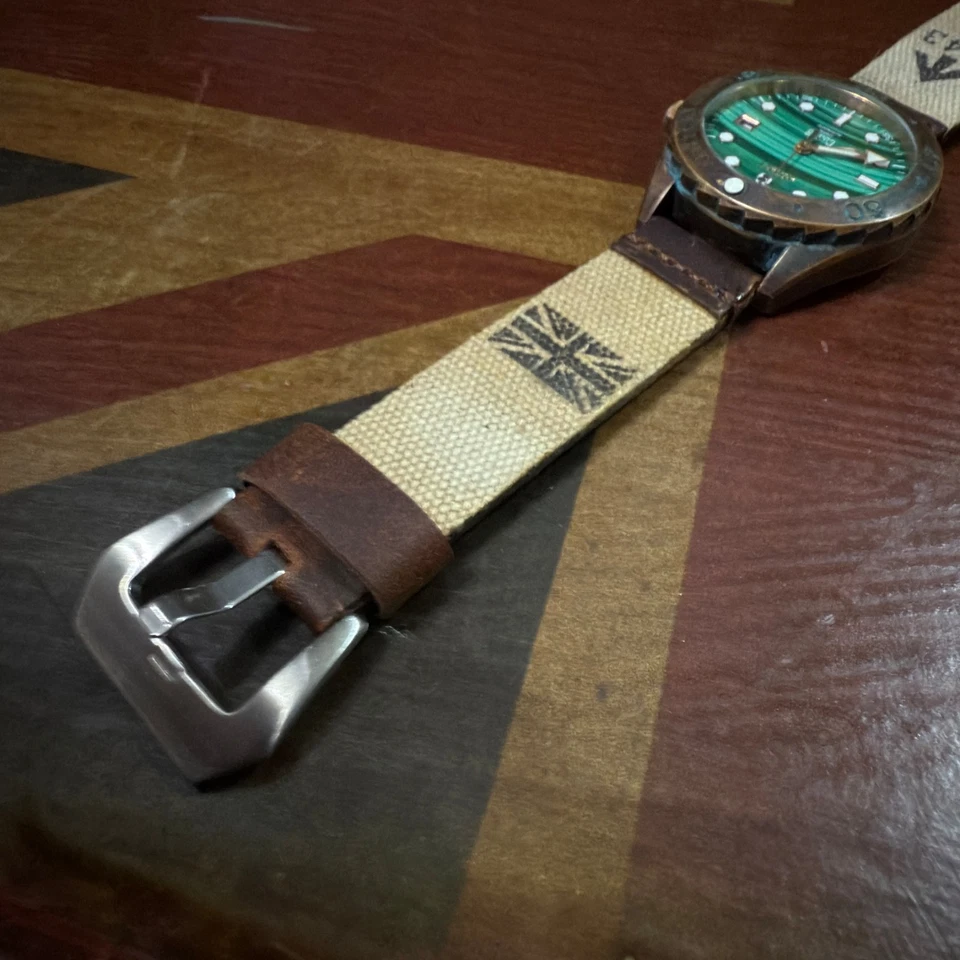 Correa de reloj personalizada de 20 mm envejecida Segunda Guerra Mundial British Union Jack Field Watch Foto 3 de 4