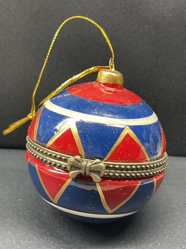 NEW Christmas Tree Porcelain Surprise Ornament Hinged Trinket Box Ball Painted