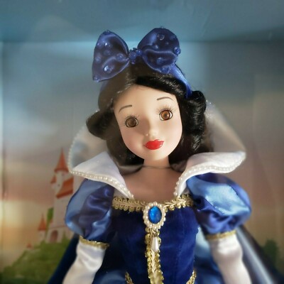 Disney Snow White 16 inch Porcelain Keepsake Doll 2003 Vintage Brass Key NIB
