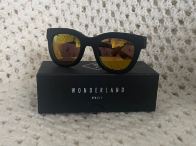Wonderland Colony Stone Cold Fox Black Leather Gold Mirror  display picture 1