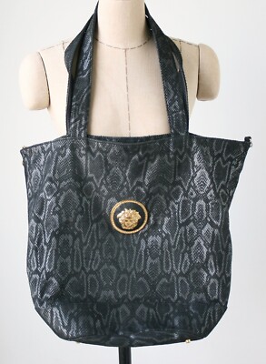 Pre owed Versace limited edition Medusa large Versace White Leather Large Medusa Medallion Tote Versace | TLC main image 3