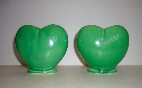 Pair Cute Little Vtg MCM Green Heart Shaped Planters/Vases Possible McCoy/USA(?)