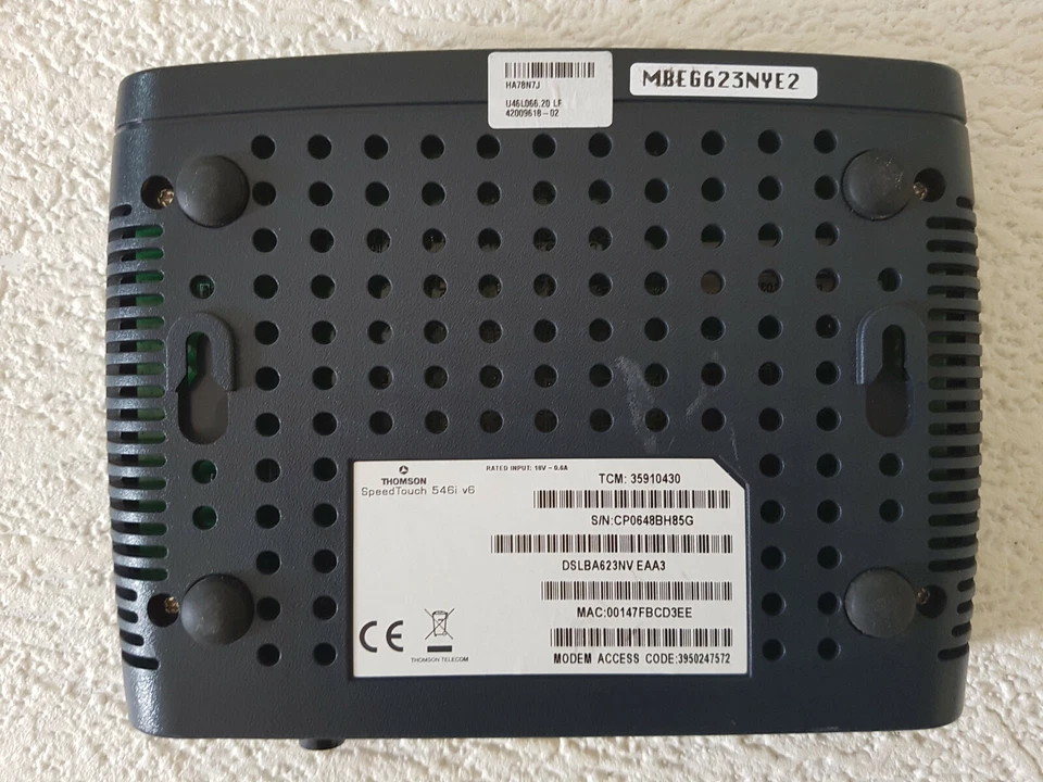 Thomson - SpeedTouch 546i v6 Router - TCM 35910430 - Usato - Immagine 2 di 4