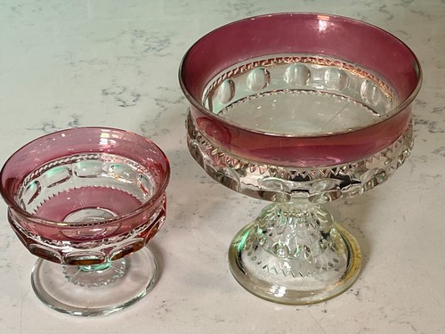 2 Indiana Glas Könige Krone Daumenabdruck Rubin Blitz Fuß Kompotte Süßigkeiten Geschirr - Bild 2 von 10