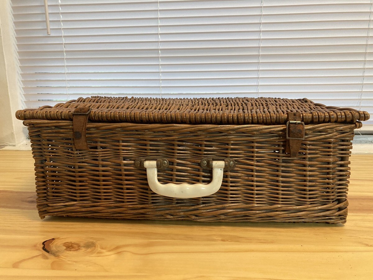Vtg MCM Brexton Brown Wicker Lg. 20”x 12”x 6.5” Lidded Picnic