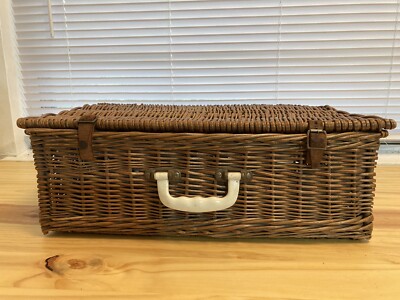 Vtg MCM Brexton Brown Wicker Lg. 20”x 12”x 6.5” Lidded Picnic