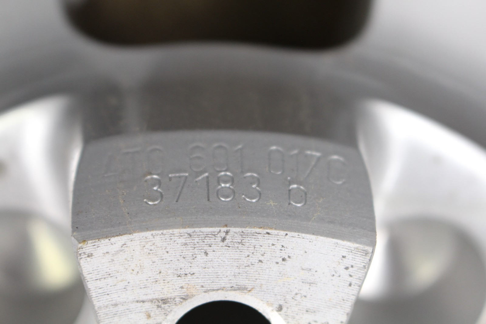 Lamborghini Huracan LP580, 610, Rear Wheel, Paint Flaws, Used, P/N 4T0601017C