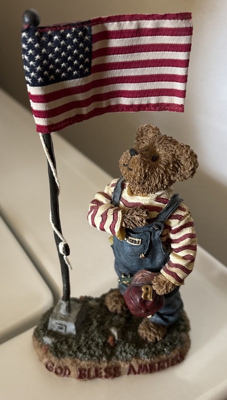 Boyds Bear "Sammy Bearmerican...I Pledge Allegiance" Resin 1st Edition Patriotic