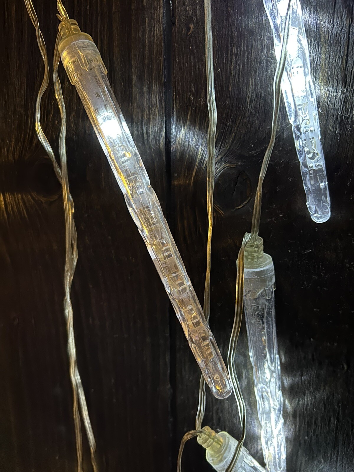 Lot of 32 Falling Shooting Icicle LED Christmas Lights Used 4 sets