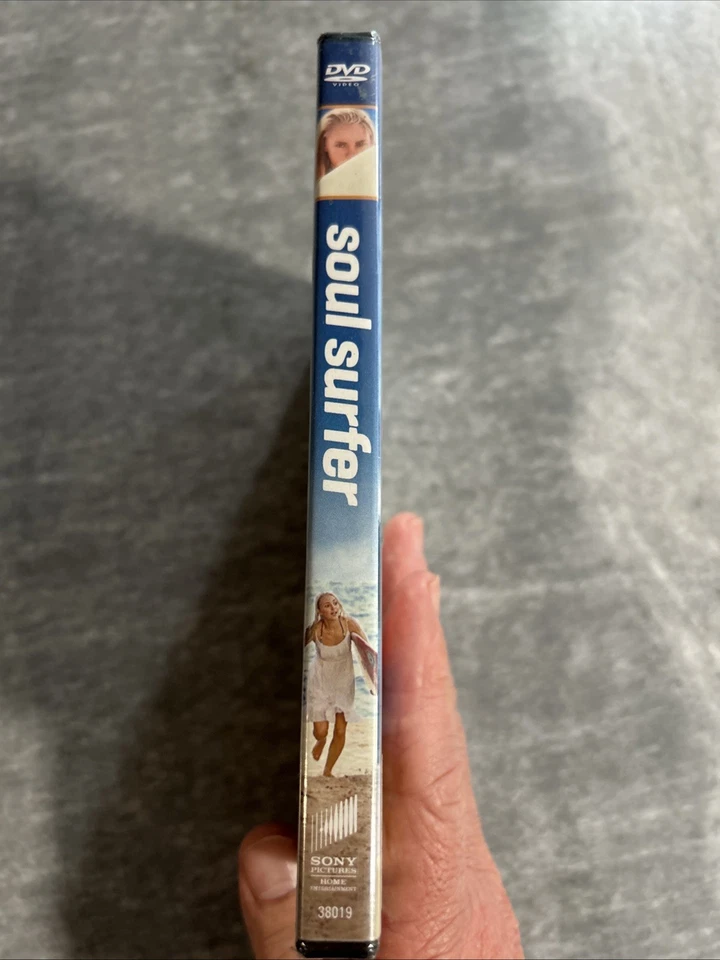 Soul Surfer (DVD, 2011) - Helen Hunt, Carrie Underwood - NEW / SEALED - Image 2 of 4