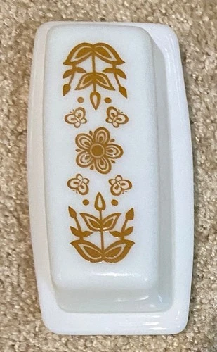 Vintage 1970’s Pyrex Butterfly Gold Design Butter Dish With Lid ** EXCELLENT **