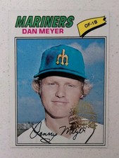 1977 Topps - Dan Meyer #527 Original Buyback 50th Anniversary Stamp