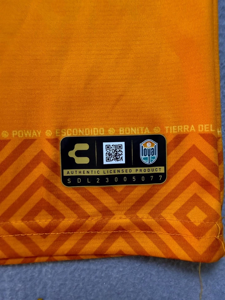 Camiseta deportiva San Diego Loyal FC 2023 visitante niños XL naranja fútbol auténtico Charley Foto 3 de 4