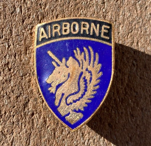 WW2 US Army Military 13th Airborne Division Distinctive Insignia Pin