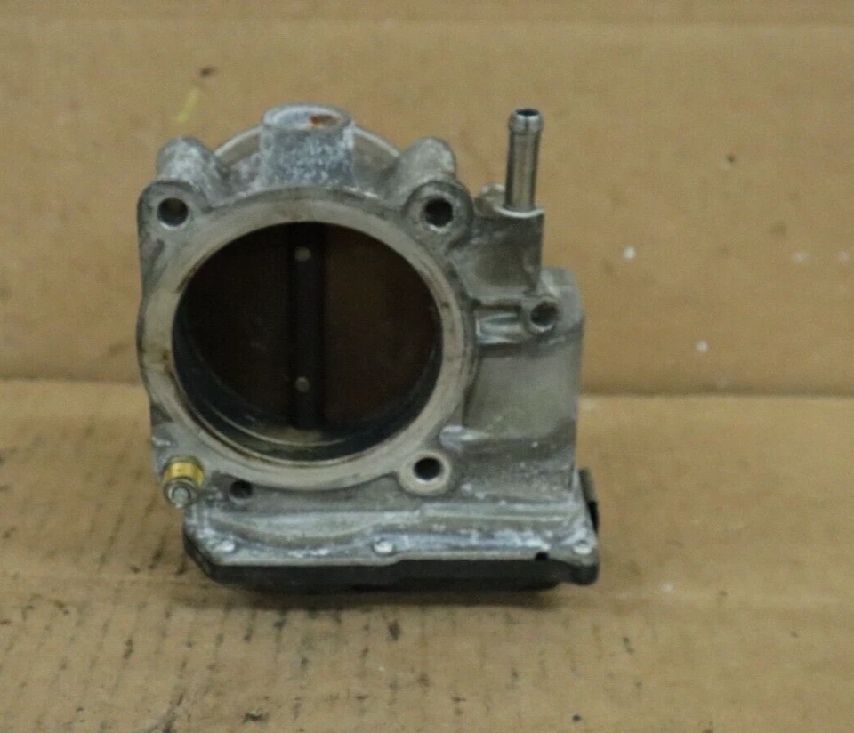 Nissan Pathfinder 2005 2006 unidad de control del cuerpo del acelerador del motor 4,0 L 161197S001 Foto 2 de 4