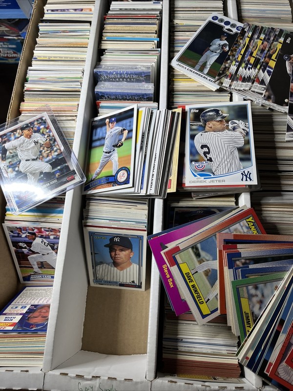 NEW YORK YANKEES  500  COUNT-ASSORTED  CARD LOT