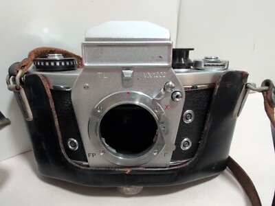 EXAKTA Dresden TL VX1000 35mm SLR Camera plus Black Leather Case